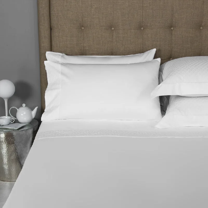 Rayon - Cotton Sheets for a Breathable and Soft BlendFrette Savona Border Sheet Set Rayon - Cotton Sheets for a Breathable and Soft BlendFrette Savona Border Sheet Set