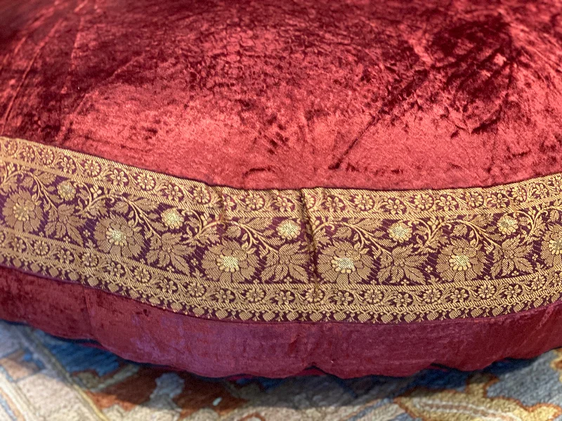 Pregnancy Pillows for Expectant MothersBurgundy Velvet fabric Round Cushion