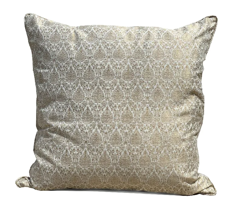 Travel Pillows for Long JourneysCream Brocade Pillow cover