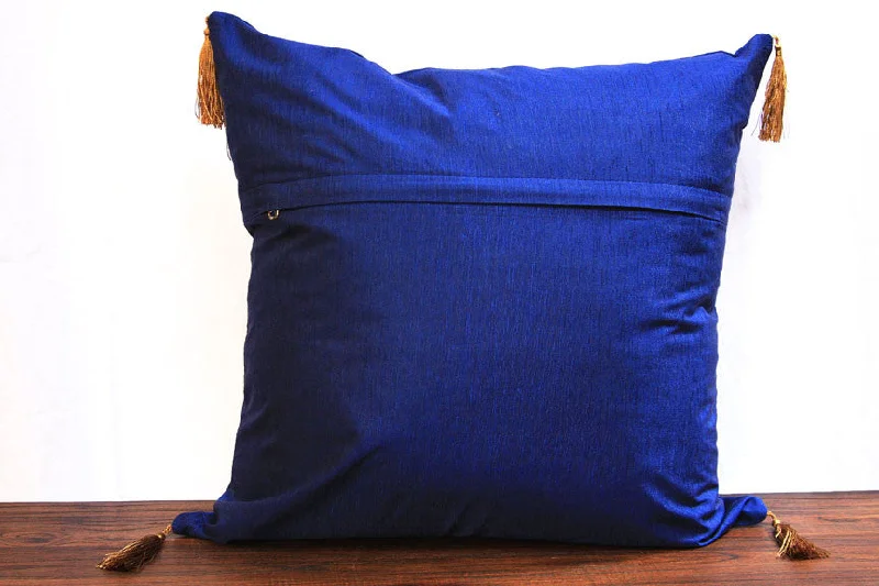 Adjustable Pillows for Customized ComfortBLUE ART SILK BOARDER WITH CHINESE STYLE JACARD INSE