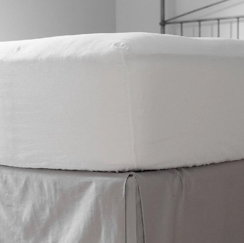Wrinkle - Free Polyester Sheets for a Low - Maintenance BedFitted Sheet 200TC Premium Cotton - White Wrinkle - Free Polyester Sheets for a Low - Maintenance BedFitted Sheet 200TC Premium Cotton - White
