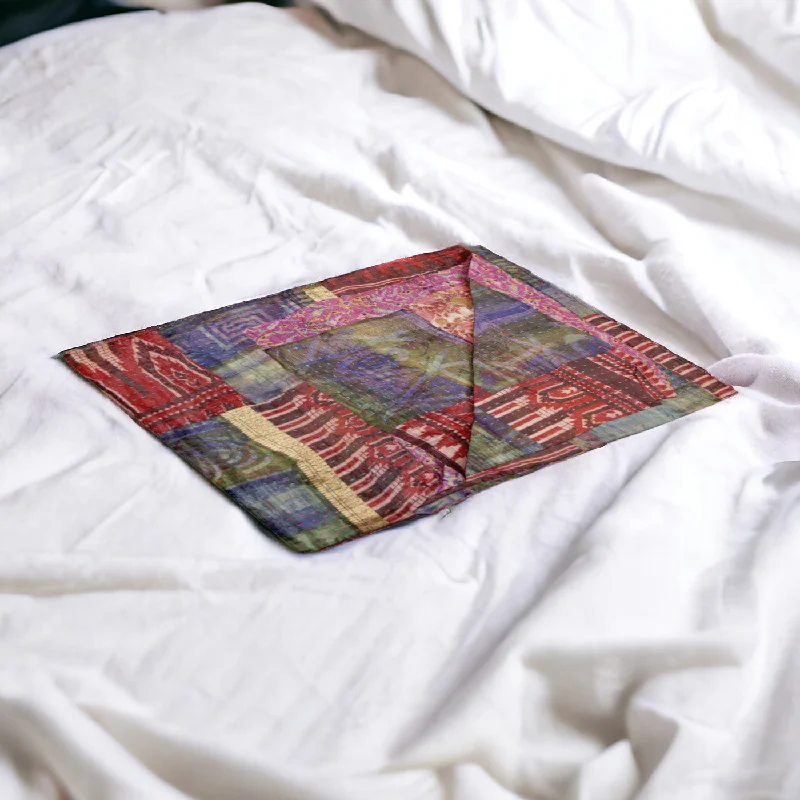 Silk blankets with a smooth and elegant touch50" X 70" Silk Multicolor Throws