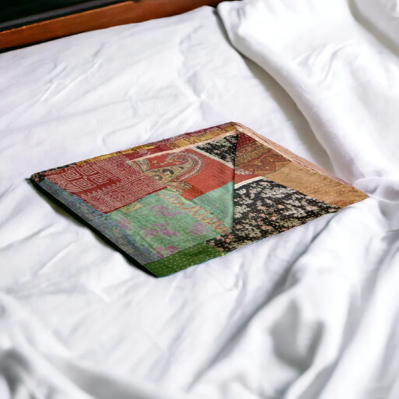 Fleece blankets for a cozy and plush texture50" X 70" Silk Multicolor Throws