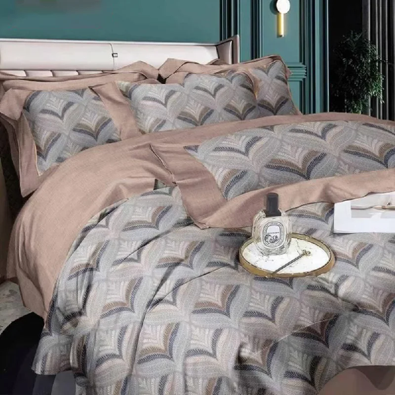Patchwork duvet covers with a variety of fabric pieces sewn together for a rustic charmPremium Quality Super Soft King Size 6 pieces Duvet Cover Set 220x240cm Beige Floral Patchwork duvet covers with a variety of fabric pieces sewn together for a rustic charmPremium Quality Super Soft King Size 6 pieces Duvet Cover Set 220x240cm Beige Floral