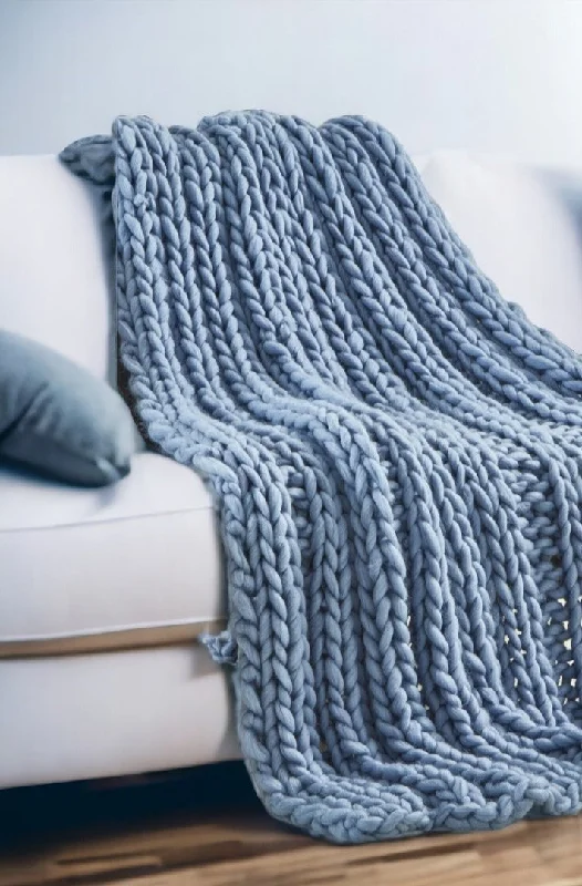 Chenille blankets with a thick and fuzzy texture70" X 50" Light Blue Knitted Polyester Throw Blanket Chenille blankets with a thick and fuzzy texture70" X 50" Light Blue Knitted Polyester Throw Blanket