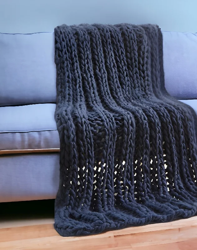 Chenille blankets with a thick and fuzzy texture70" X 50" Navy Blue Knitted Polyester Throw Blanket Chenille blankets with a thick and fuzzy texture70" X 50" Navy Blue Knitted Polyester Throw Blanket