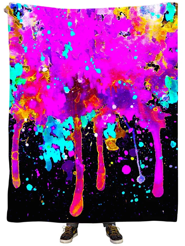 Chenille blankets with a thick and fuzzy textureAbstract 2 Plush Blanket