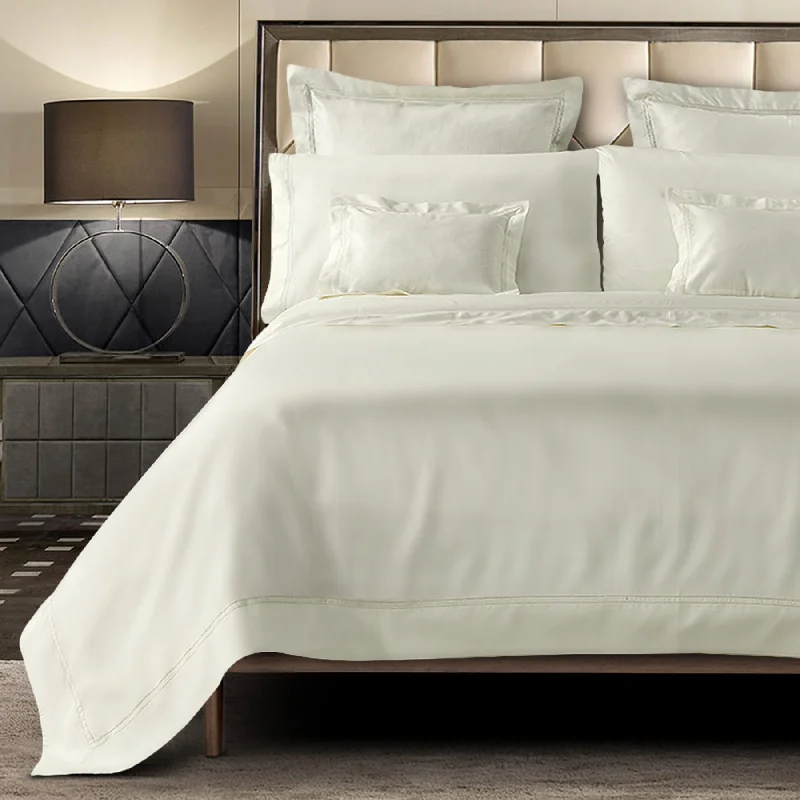 Abstract - designed duvet covers to add an artistic flair to the bedroom"AJOUR N2 650" Collection Abstract - designed duvet covers to add an artistic flair to the bedroom"AJOUR N2 650" Collection