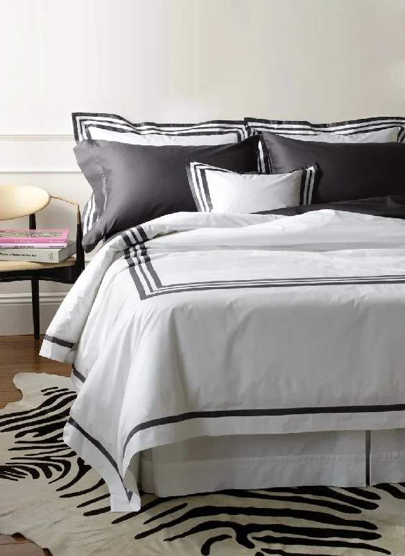 Solid - colored duvet covers in classic colors like white, black, and navy for a timeless lookAllegro | Duvet Cover Solid - colored duvet covers in classic colors like white, black, and navy for a timeless lookAllegro | Duvet Cover