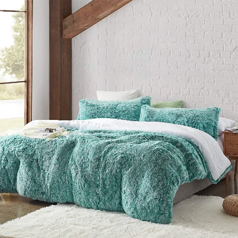 Full - size comforters suitable for full - sized beds in guest rooms or small bedroomsAre You Kidding - Coma Inducer® Oversized Comforter Set - Frosted Lucky Green Full - size comforters suitable for full - sized beds in guest rooms or small bedroomsAre You Kidding - Coma Inducer® Oversized Comforter Set - Frosted Lucky Green