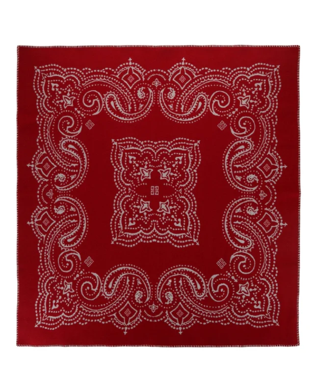 Bamboo fiber blankets with natural antibacterial propertiesBandana Print Blanket
