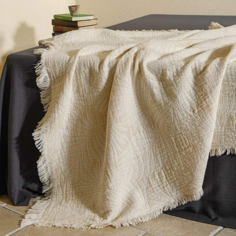 Alpaca wool blankets for a hypoallergenic and warm optionBeach Bohemian Light Weight Tassel Blanket Alpaca wool blankets for a hypoallergenic and warm optionBeach Bohemian Light Weight Tassel Blanket