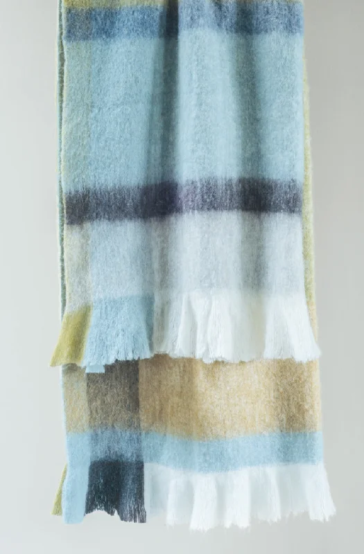 Wool blankets with natural warmth and insulationBivio Ocean/Olive Throw