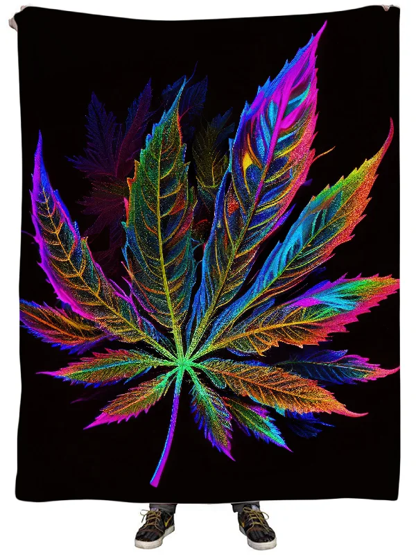 Silk blankets with a smooth and elegant touchBlacklight Weed Plush Blanket