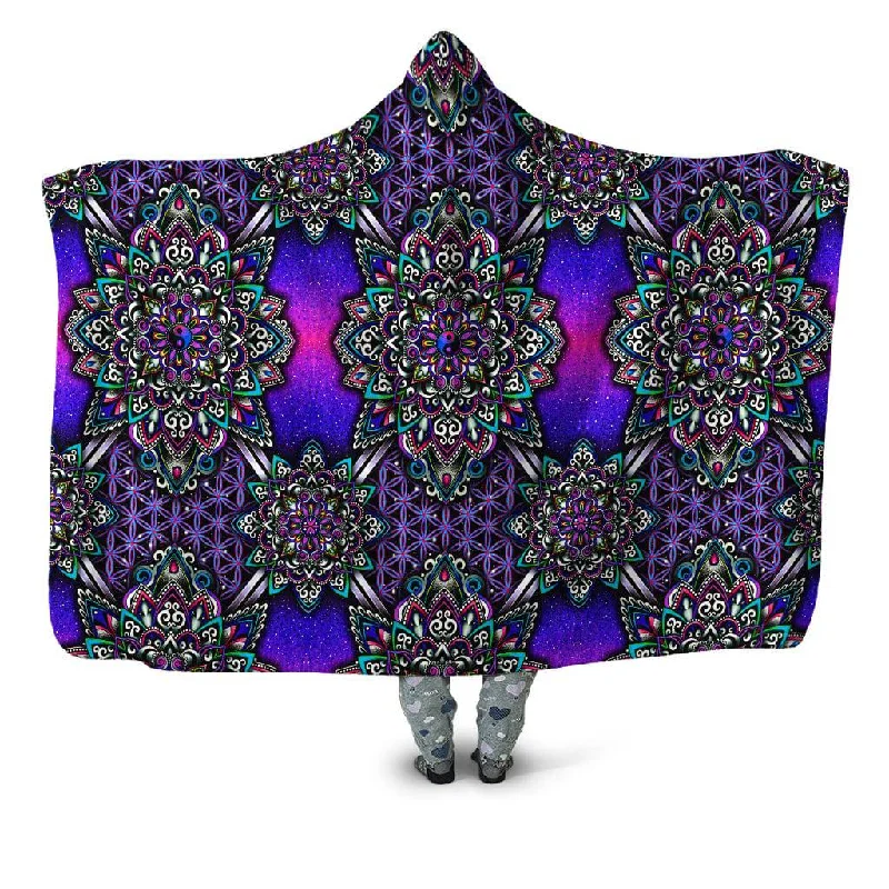 Linen blankets with a rustic and textured lookBlooming Balance Hooded Blanket