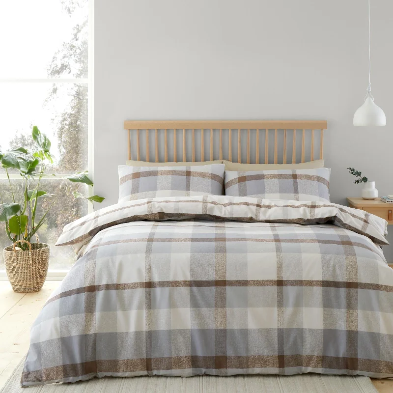 Discounted duvet covers during holiday sales like Christmas, Black Friday, and Cyber MondayBrushed Check Flannelette Duvet Cover Set Discounted duvet covers during holiday sales like Christmas, Black Friday, and Cyber MondayBrushed Check Flannelette Duvet Cover Set