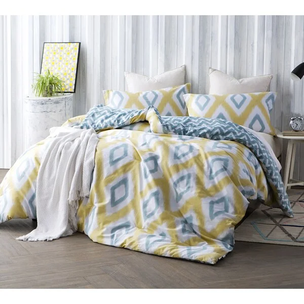 Full - size comforters suitable for full - sized beds in guest rooms or small bedroomsBYB Diamond Cotton Comforter (Shams Not Included) Full - size comforters suitable for full - sized beds in guest rooms or small bedroomsBYB Diamond Cotton Comforter (Shams Not Included)