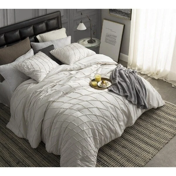 Wool - filled comforters with natural moisture - wicking and temperature - regulating featuresBYB Twist Texture Comforter - Jet Stream Wool - filled comforters with natural moisture - wicking and temperature - regulating featuresBYB Twist Texture Comforter - Jet Stream
