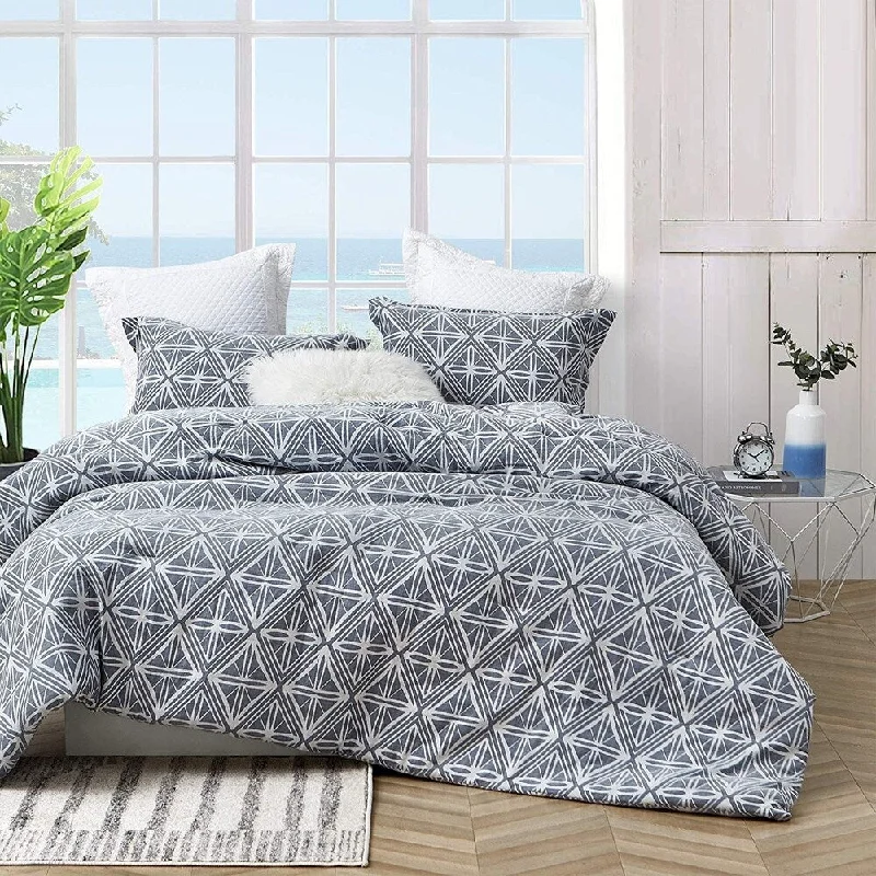 Bamboo - fiber - filled comforters with antibacterial and breathable qualitiesCalypso Navy Comforter - 100% Yarn Dyed Cotton Bamboo - fiber - filled comforters with antibacterial and breathable qualitiesCalypso Navy Comforter - 100% Yarn Dyed Cotton