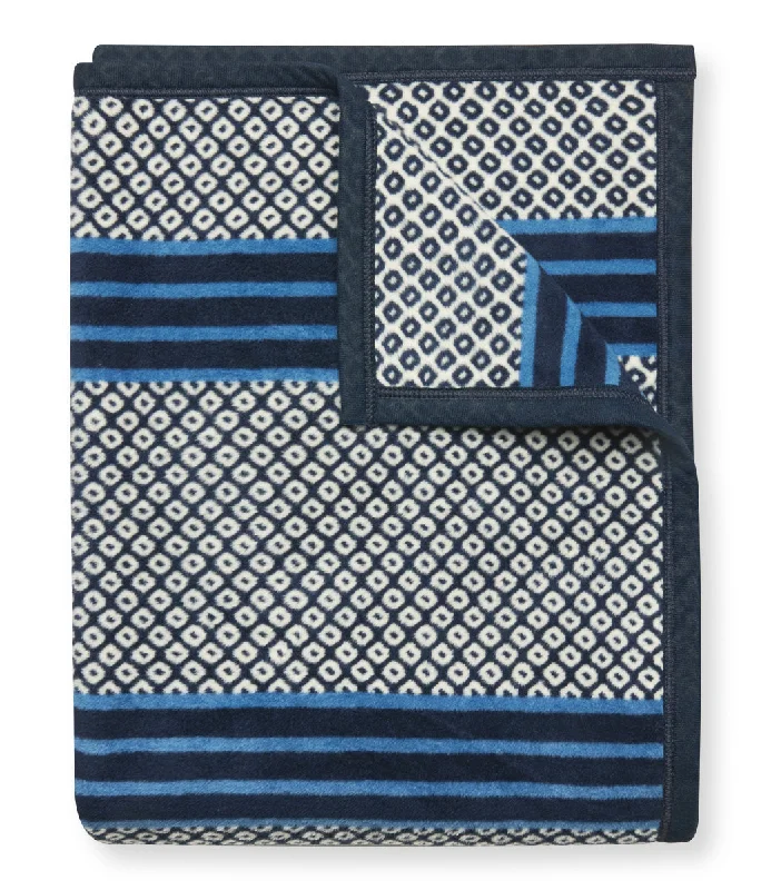Acrylic blankets for a soft and affordable alternativeCaptain's Classic Midnight Navy Blanket Acrylic blankets for a soft and affordable alternativeCaptain's Classic Midnight Navy Blanket
