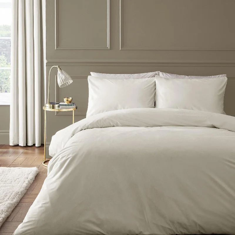 Full - size duvet covers suitable for full - sized beds in guest rooms or small bedroomsKingsley Matt Velvet Duvet Cover Set Cream Full - size duvet covers suitable for full - sized beds in guest rooms or small bedroomsKingsley Matt Velvet Duvet Cover Set Cream