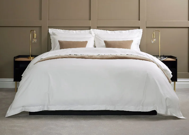 Allergy - friendly duvet covers for bedrooms with sensitive air qualityChristy "500TC Hygro Cotton Sateen" Bed Linen with White boarder Stitch Allergy - friendly duvet covers for bedrooms with sensitive air qualityChristy "500TC Hygro Cotton Sateen" Bed Linen with White boarder Stitch