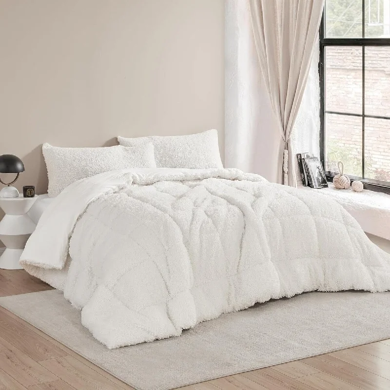 Full - size comforters suitable for full - sized beds in guest rooms or small bedroomsCotton Candy - Coma Inducer® Oversized Comforter - Marshmallow White Full - size comforters suitable for full - sized beds in guest rooms or small bedroomsCotton Candy - Coma Inducer® Oversized Comforter - Marshmallow White