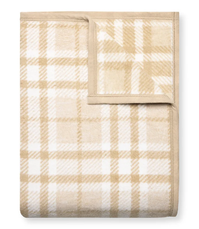 Recycled polyester blankets for an eco - conscious optionCountry Plaid Blanket