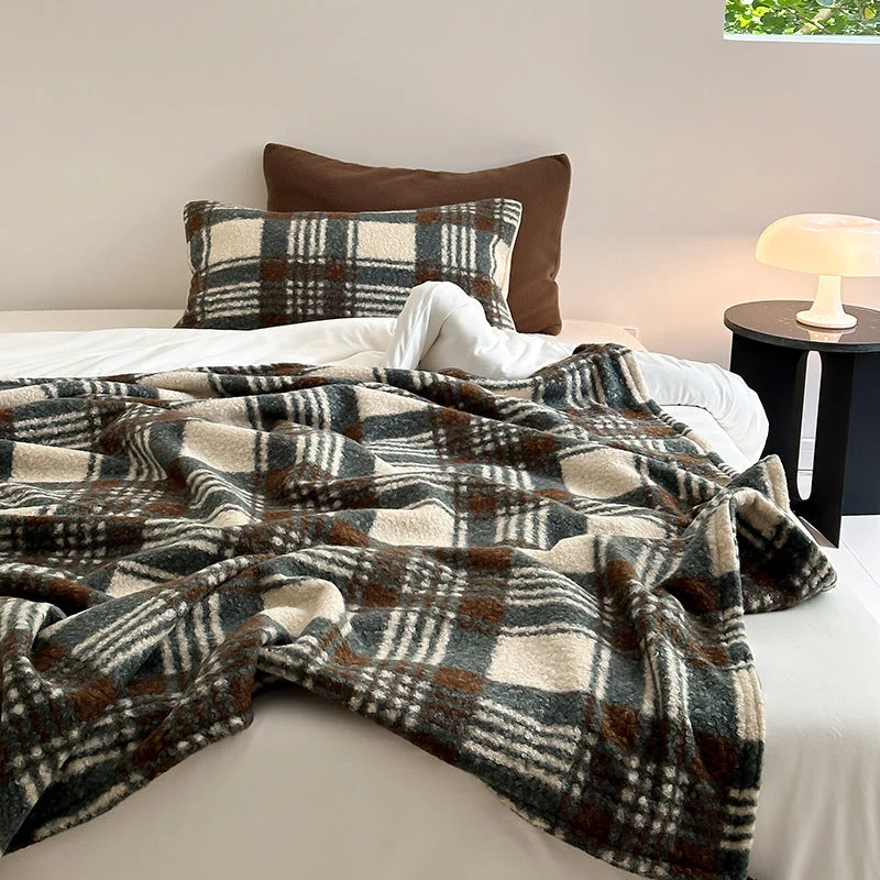 Recycled polyester blankets for an eco - conscious optionCozy Plaid Wool Throw Blanket / Blue