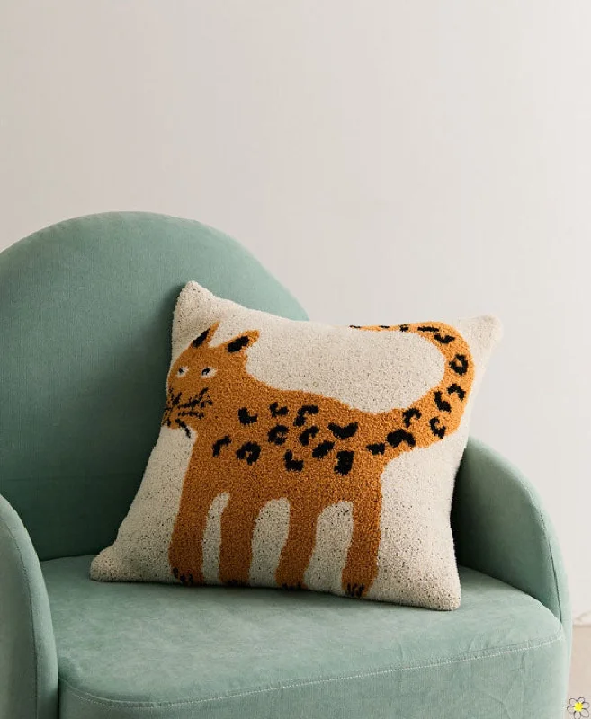 Wool blankets with natural warmth and insulationCozy Tiger Blanket & Matching Pillow Set Wool blankets with natural warmth and insulationCozy Tiger Blanket & Matching Pillow Set