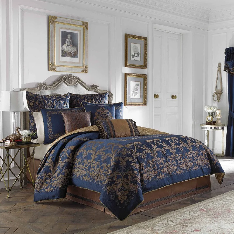 Cotton - filled comforters for a breathable and natural sleep experienceCroscill Monroe Blue 4-piece Comforter Set