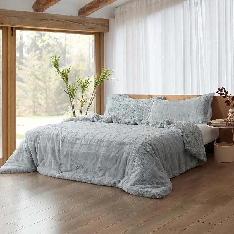 Wool - filled comforters with natural moisture - wicking and temperature - regulating featuresCut n Sew Chunky Bunny - Coma Inducer® Oversized Comforter Set - Gray Pistachio Wool - filled comforters with natural moisture - wicking and temperature - regulating featuresCut n Sew Chunky Bunny - Coma Inducer® Oversized Comforter Set - Gray Pistachio