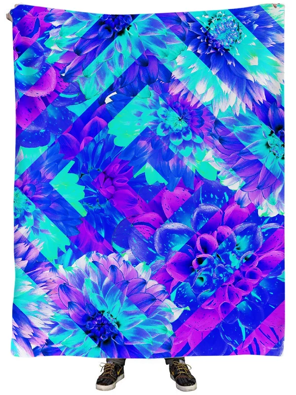 King - size blankets to cover large beds comfortablyDiamond Dhalia Plush Blanket