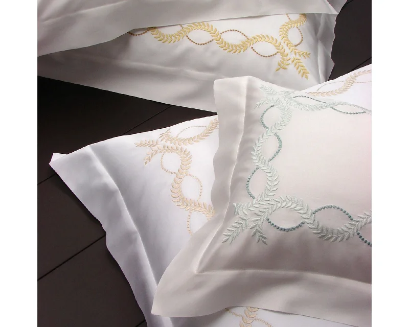 Embroidered duvet covers with intricate needlework for a luxurious touchDiana Embroidery | Duvet Cover Embroidered duvet covers with intricate needlework for a luxurious touchDiana Embroidery | Duvet Cover