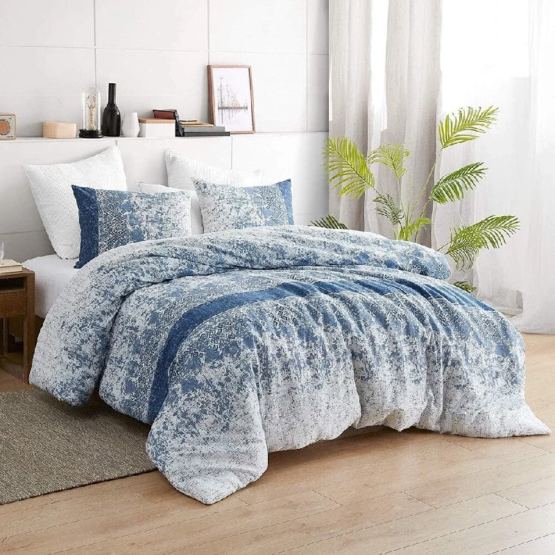 Queen - size comforters for standard queen - sized mattressesDistracted Blues Oversized Comforter Set Queen - size comforters for standard queen - sized mattressesDistracted Blues Oversized Comforter Set