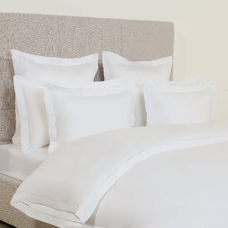 Light - blocking duvet covers for a better sleep during the dayDuvet Cover <br>The Hotel Collection <br>100% Egyptian Cotton 300TC Light - blocking duvet covers for a better sleep during the dayDuvet Cover <br>The Hotel Collection <br>100% Egyptian Cotton 300TC