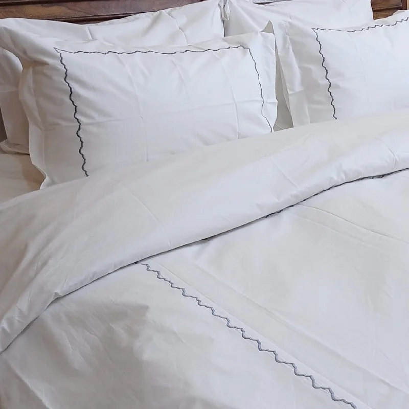 Moisture - wicking duvet covers to prevent night sweatsDuvet Cover Embroidered "Taj" Moisture - wicking duvet covers to prevent night sweatsDuvet Cover Embroidered "Taj"