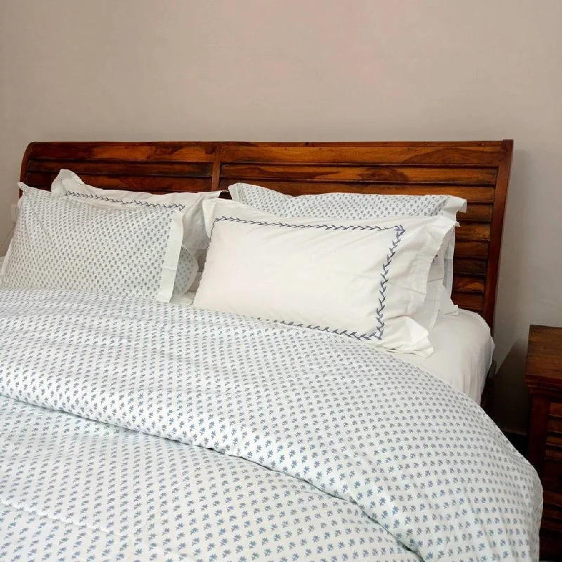 Full - size duvet covers suitable for full - sized beds in guest rooms or small bedroomsDuvet Cover Hand Block Printed- Cornflower Full - size duvet covers suitable for full - sized beds in guest rooms or small bedroomsDuvet Cover Hand Block Printed- Cornflower
