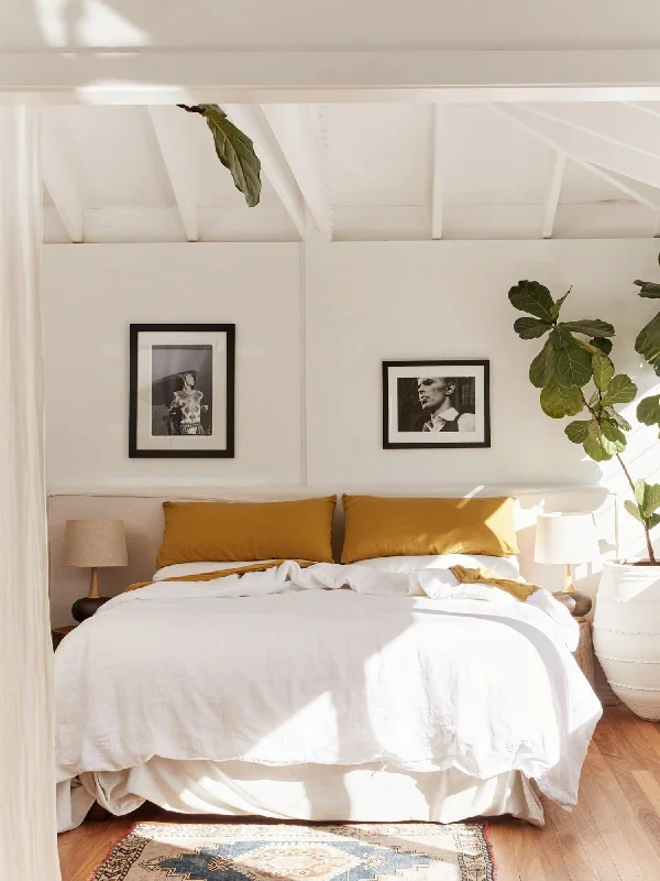Bamboo - derived duvet covers with antibacterial and moisture - wicking properties100% Linen Duvet Cover in White Bamboo - derived duvet covers with antibacterial and moisture - wicking properties100% Linen Duvet Cover in White