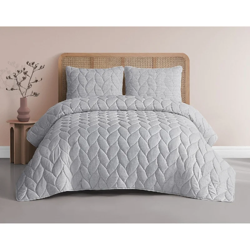 Silk - filled comforters for a luxurious and smooth touchEmily 3 Piece Reversible Comforter Set Silk - filled comforters for a luxurious and smooth touchEmily 3 Piece Reversible Comforter Set