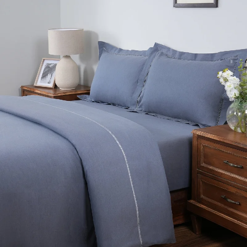 Floral - printed duvet covers for a romantic and feminine touchEmmie Made With Egyption Cotton Ultra Soft Blue Duvet Cover with Pillow Case Floral - printed duvet covers for a romantic and feminine touchEmmie Made With Egyption Cotton Ultra Soft Blue Duvet Cover with Pillow Case