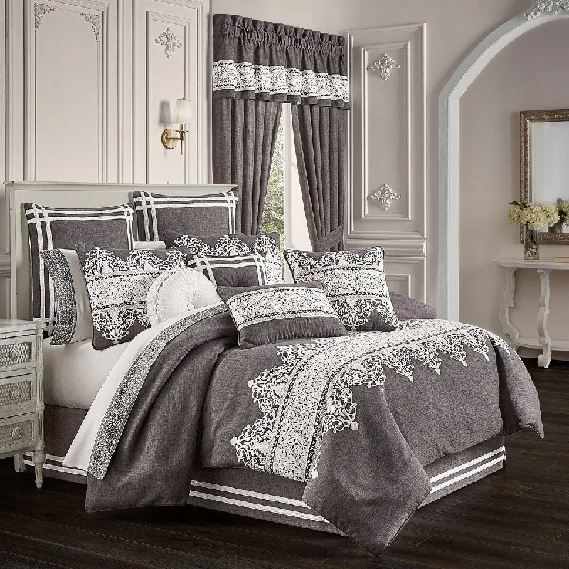 Latex - filled comforters with a bouncy texture and good supportFive Queens Court Florence Comforter Set Latex - filled comforters with a bouncy texture and good supportFive Queens Court Florence Comforter Set