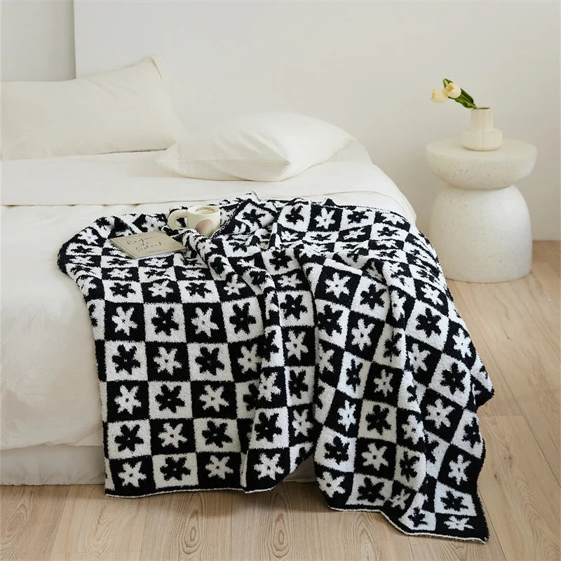 Alpaca wool blankets for a hypoallergenic and warm optionFloral Checker Blanket / Black + White Alpaca wool blankets for a hypoallergenic and warm optionFloral Checker Blanket / Black + White
