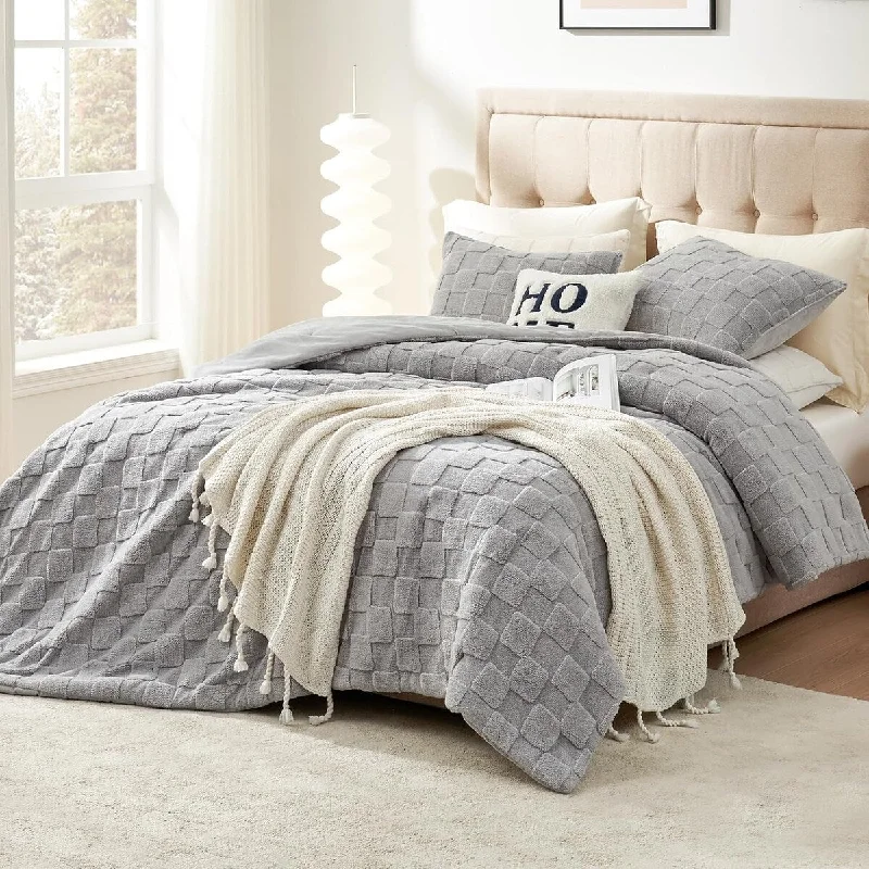 Down - filled comforters for supreme warmth and lightnessFluffy Comforter Set