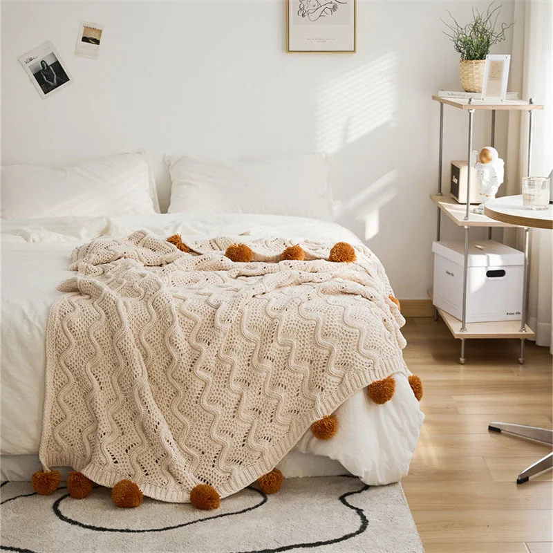 Bamboo fiber blankets with natural antibacterial propertiesFuzzy Ball Plush Knit Blanket & Pillow Set / Beige Bamboo fiber blankets with natural antibacterial propertiesFuzzy Ball Plush Knit Blanket & Pillow Set / Beige