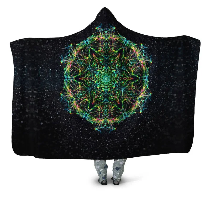 Alpaca wool blankets for a hypoallergenic and warm optionGreen Prism Hooded Blanket Alpaca wool blankets for a hypoallergenic and warm optionGreen Prism Hooded Blanket