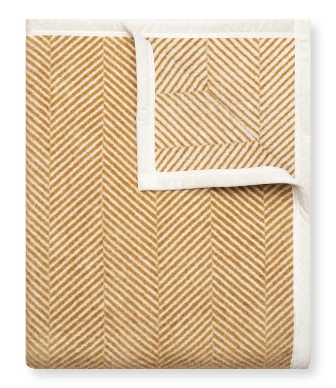 Acrylic blankets for a soft and affordable alternativeHarborview Herringbone Hazelnut Blanket Acrylic blankets for a soft and affordable alternativeHarborview Herringbone Hazelnut Blanket
