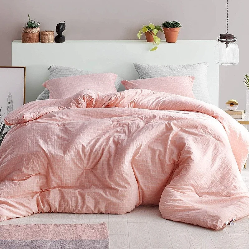Goose down comforters known for their superior quality and insulationHighlands Coral Pink - Oversized Comforter - 100% Yarn Dyed Cotton Bedding Goose down comforters known for their superior quality and insulationHighlands Coral Pink - Oversized Comforter - 100% Yarn Dyed Cotton Bedding