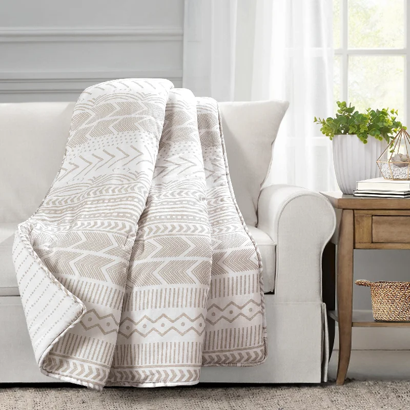Linen blankets with a rustic and textured lookHygge Geo Throw
