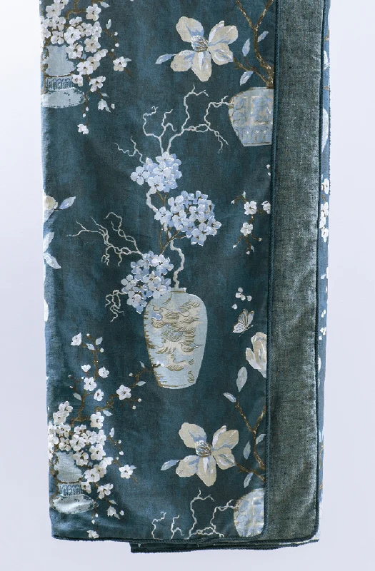 Cotton blankets for breathability and a lightweight feelikebana teal throw